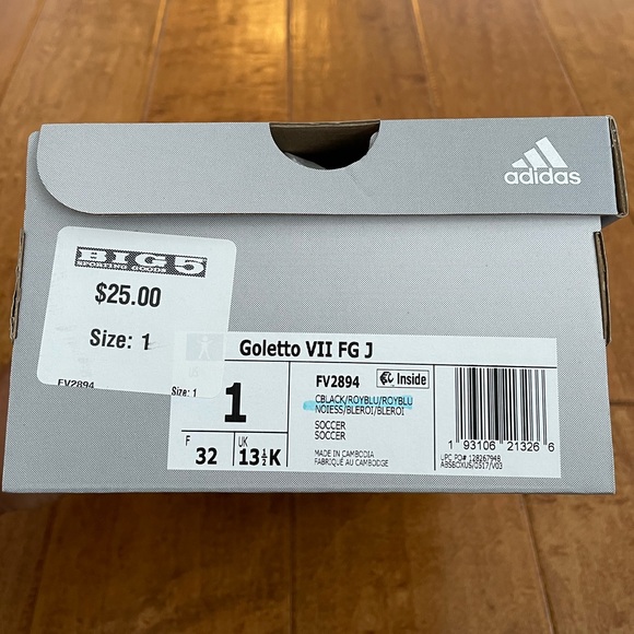 Adidas Youth Soccer cleats - Picture 4 of 8
